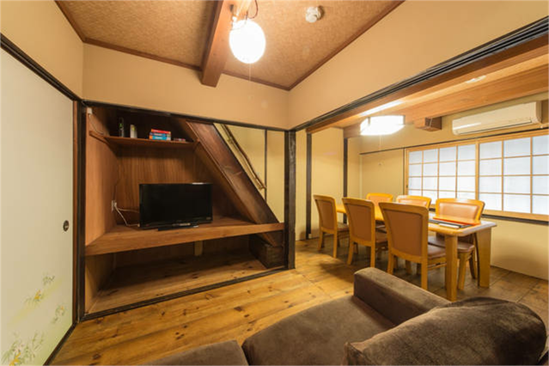 Juichi-An living room with intellectual atmosphere