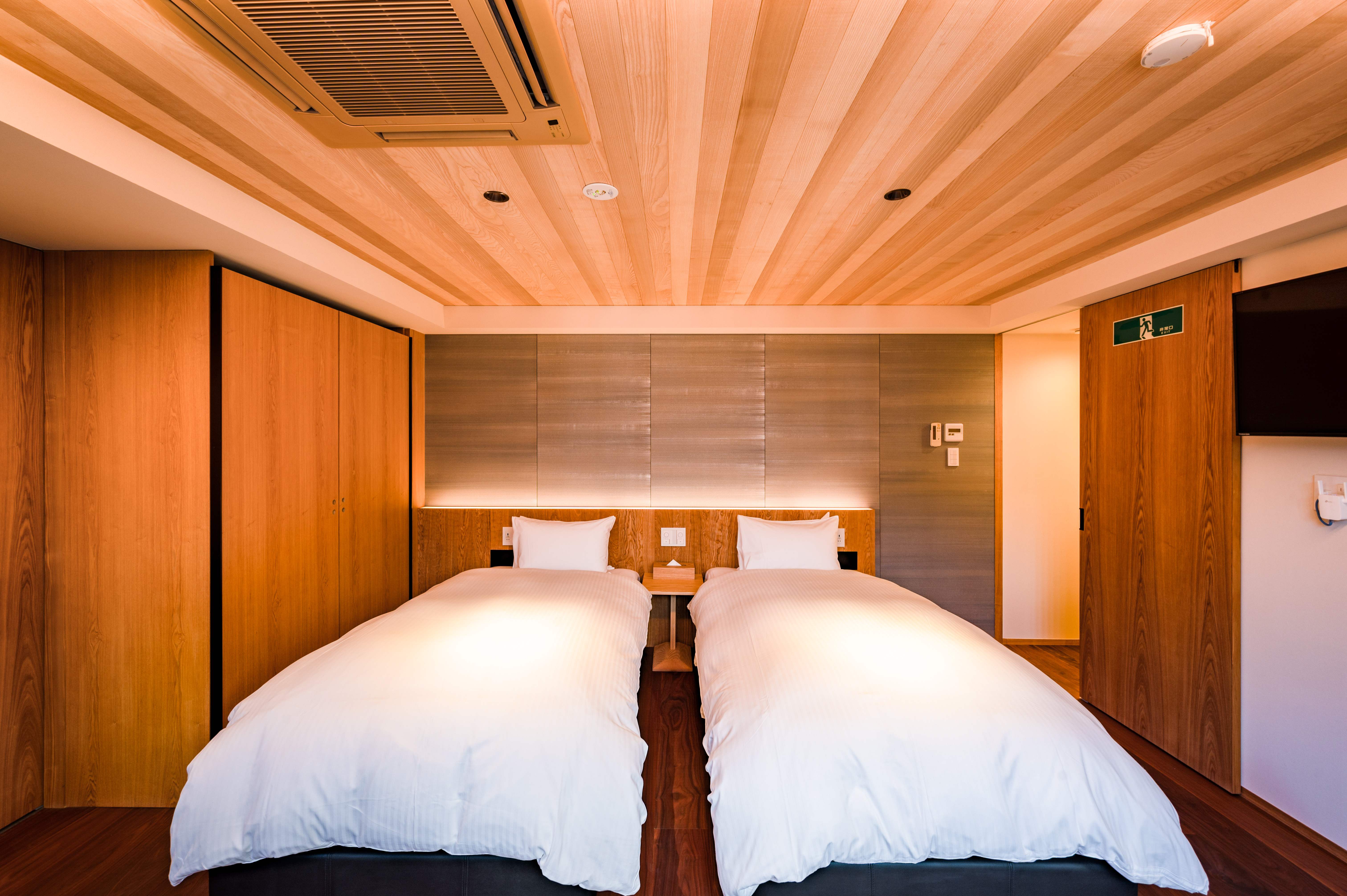 2F Bedroom 1 — Twin