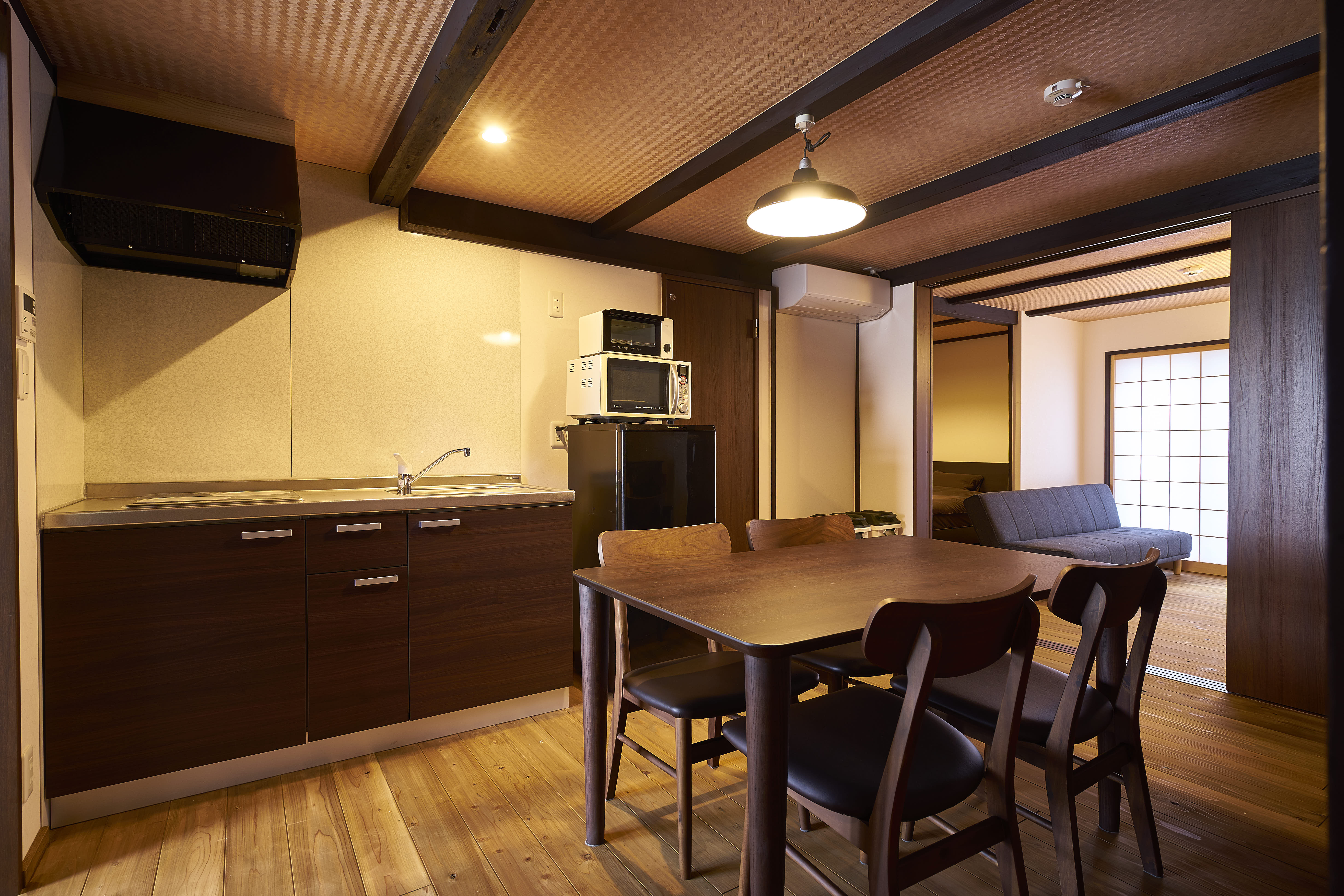 Kuromon Bettei gourmet kitchen with marble countertop and premium appliances