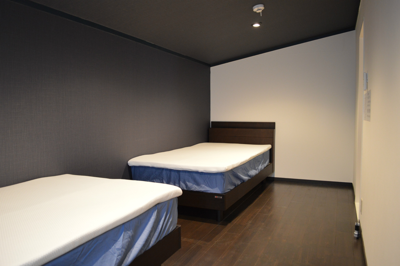 Bedroom 1 — Western Twin